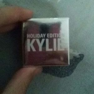 Kylie Cosmetics Yellow Gold Creme shadow